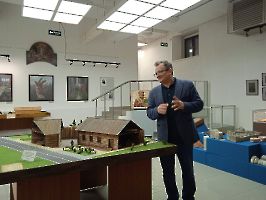 И. Е. Скандаков во время лекции